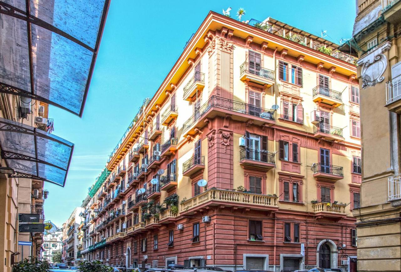 Ferdinando Arthouse Oversized Modern Apartment - By Gocce Team Nápoly Kültér fotó