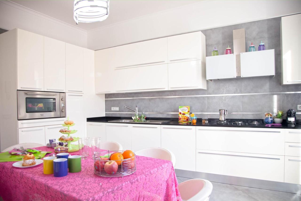 Ferdinando Arthouse Oversized Modern Apartment - By Gocce Team Nápoly Kültér fotó